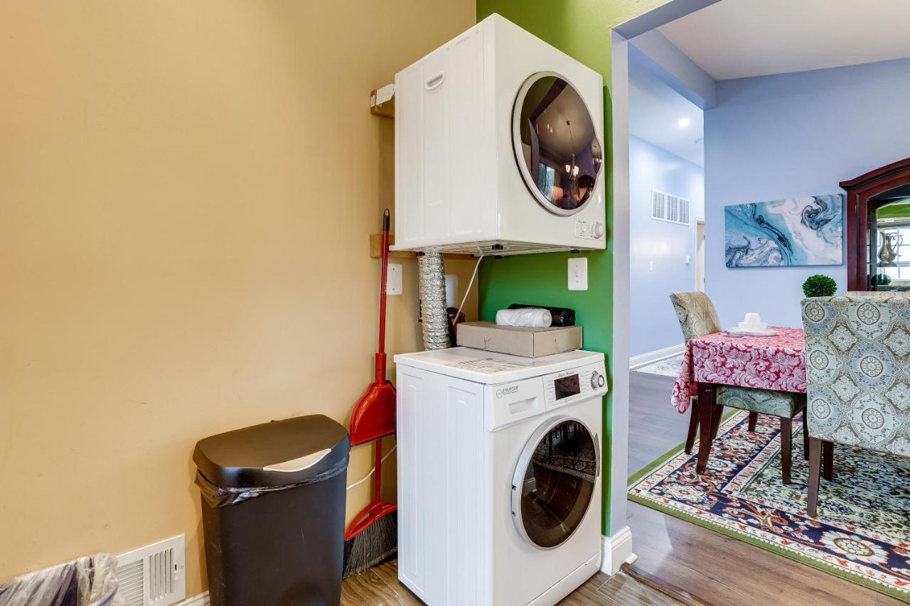 Escape To Our Cozy 3 Bed Rm 2 Bath Unit In Va Holiday home Alexandria